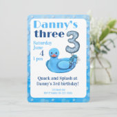 Invitation d'anniversaire pour les 3 ans avec un c (Debout devant)
