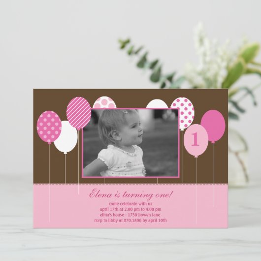 Invitation d'anniversaire pour les ballons moderne (Debout devant)