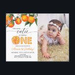 Invitation d'anniversaire pour notre petite mignon<br><div class="desc">Notre petite mignonne a un an. Cette invitation sur le thème des agrumes est parfaite pour les anniversaires d'été. Un design avec des fruits et des fleurs d'agrumes sur une branche d'arbre rendra votre invitation spéciale ! Ajoutez le nom de votre petite mignonne, sa date d'anniversaire et les détails de...</div>