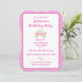 Invitation d'anniversaire pour un gâteau rose joli (Debout devant)