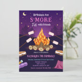 Invitation d'anniversaire pour une fête de camping (Debout devant)