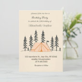 Invitation d'anniversaire pour une fête de camping (Debout devant)