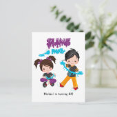 Invitation d'anniversaire pour une fête de slime m (Debout devant)