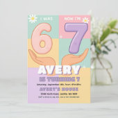 Invitation d'anniversaire pour une fille de six se (Debout devant)