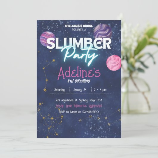 Invitation d'anniversaire pour une soirée pyjama g (Debout devant)