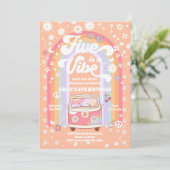 Invitation d'anniversaire rétro hippie (Debout devant)