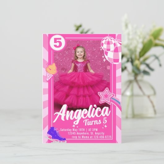 Invitation d'anniversaire rose poupée (Debout devant)