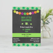 Invitation d'anniversaire shamrock (Debout devant)