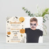Invitation d'anniversaire Spooktacular Halloween (Debout devant)