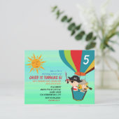 Invitation d'anniversaire vintage pour enfants ave (Debout devant)