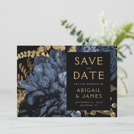 Invitation Dark Floral Navy Blue Gold Wedding Enregistrer la  (Debout devant)