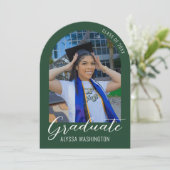 Invitation Dark Green Modern Arch Photo Graduation Party (Debout devant)