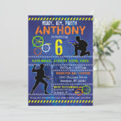 Invitation Dart Wars Party Blaster Gun Anniversaire (Debout devant)