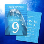 Invitation Dauphin Face Enfants Mer Anniversaire Fête Invitat<br><div class="desc">Dauphin visage anniversaire modèle d'invitation, avec option de téléchargement. L’eau bleue et un grand dauphin souriant sont les cartes qui sont destinées à l’anniversaire d’un enfant. Le texte "Vous êtes invité" avec l’âge en gros nombres bouclés sur le devant et plus de texte pour customiser sur le dos. Eté couleur...</div>