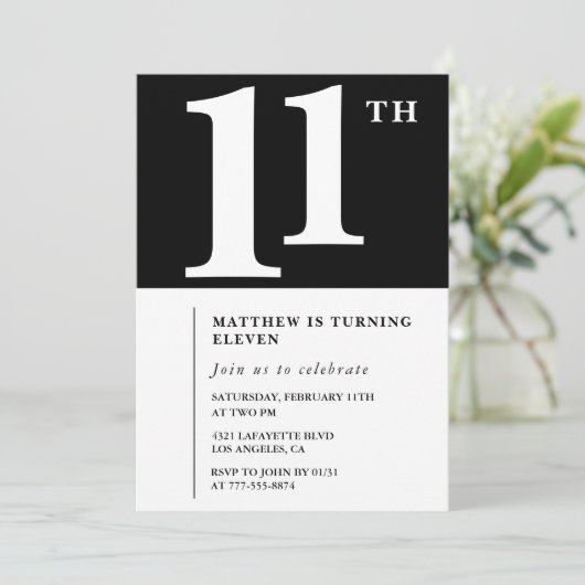 Invitation de 11e anniversaire en noir et blanc Ch (Debout devant)