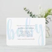 Invitation de baby shower de bleus layette (Debout devant)