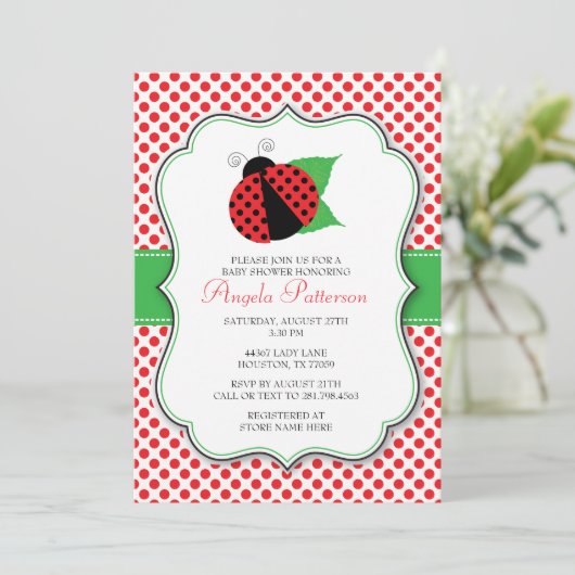 Invitation de Baby shower de Ladybug (Debout devant)