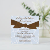 Invitation de baby shower de motif de girafe avec (Debout devant)