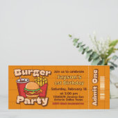 Invitation de billet d'anniversaire pour garçon fê (Debout devant)