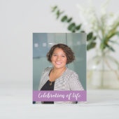 Invitation de célébration de vie en pourpre avec p (Debout devant)