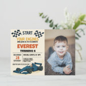 Invitation de courses de garçons avec À damiers (Debout devant)