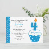 Invitation de Cupcake pour le 4e anniversaire (Debout devant)