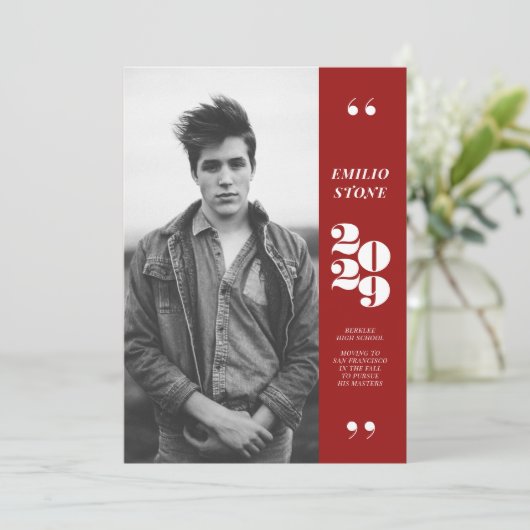 Invitation de diplôme de fin d'études (Debout devant)