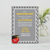 Invitation de diplôme de l'enseignant noir et gris (Debout devant)