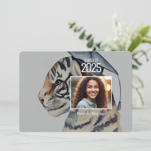 Invitation de diplôme unique avec photo (Debout devant)