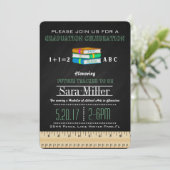 Invitation de diplômes d'enseignant de la règle et (Debout devant)