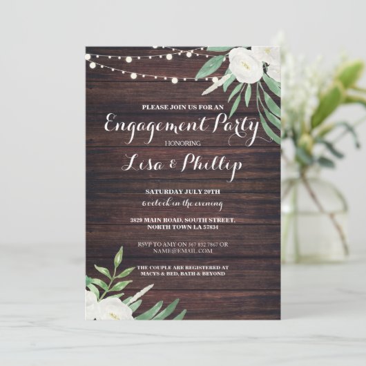 Invitation de douche à fleurs blanches de bois de  (Debout devant)