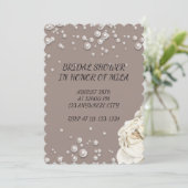 INVITATION DE DOUCHE BRIDALE AVEC carte PERLES FAU (Debout devant)