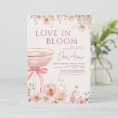 Invitation de douche de mariage Champagne Rose en (Debout devant)