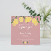 Invitation de douche de mariée Main Squeeze Lemons (Debout devant)