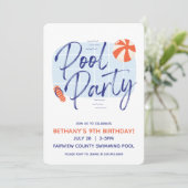 Invitation de fête au bord de la piscine mignonne (Debout devant)