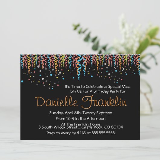 Invitation de fête avec confettis colorés (Debout devant)