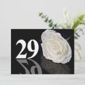 Invitation de fête d'anniversaire 29 années (Debout devant)