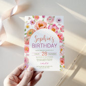 Invitation de fête d'anniversaire avec cadre d'arc