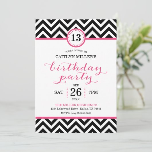 Invitation de fête d'anniversaire branchée Zigzag  (Debout devant)