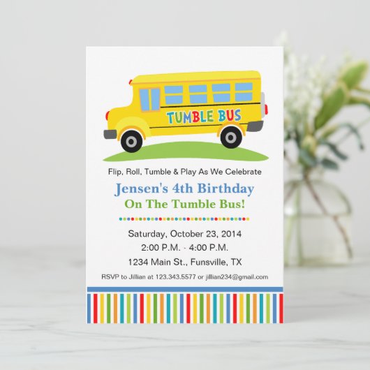 Invitation de fête d'anniversaire d'autobus de (Debout devant)