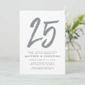 Invitation de fête d'anniversaire de 25 ans avec p (Debout devant)