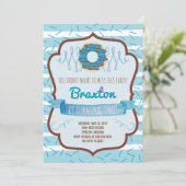 Invitation de fête d'anniversaire de beignet pour (Debout devant)