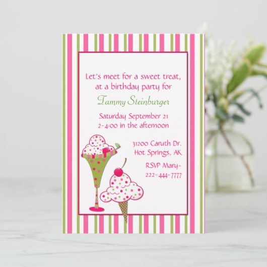 Invitation de fête d'anniversaire de crème glacée (Debout devant)