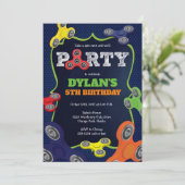 Invitation de fête d'anniversaire de fileur de (Debout devant)