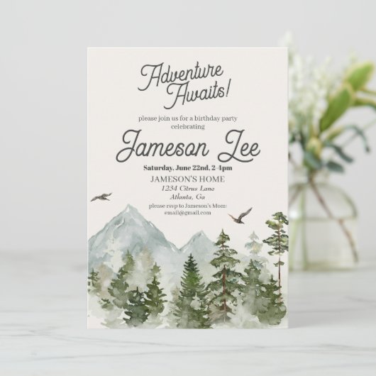 Invitation de fête d'anniversaire de forêt (Debout devant)