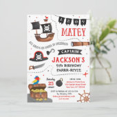 Invitation de fête d'anniversaire de pirate (Debout devant)
