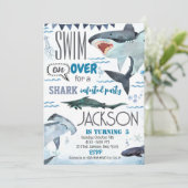 Invitation de fête d'anniversaire de requin (Debout devant)
