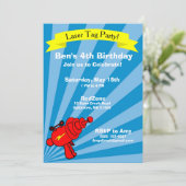 Invitation de fête d'anniversaire d'étiquette de (Debout devant)