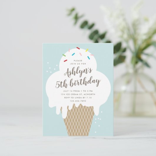 Invitation de fête d'anniversaire pour enfants ave (Debout devant)