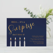 Invitation de fête d'anniversaire surprise Navy – (Debout devant)